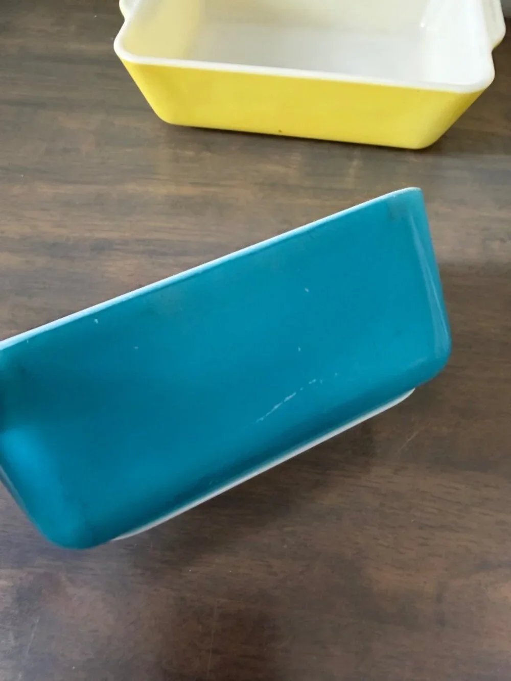 Pyrex set refrigerator